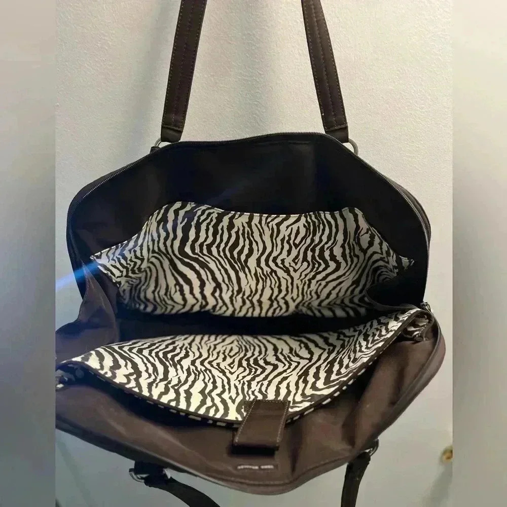 VERA BRADLEY Espresso Brown Microfiber Quilted Laptop Tote - Picture 12 of 12